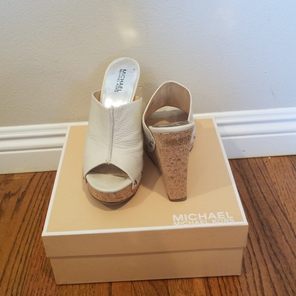 Michael Kors Belinda Wedge Size 9